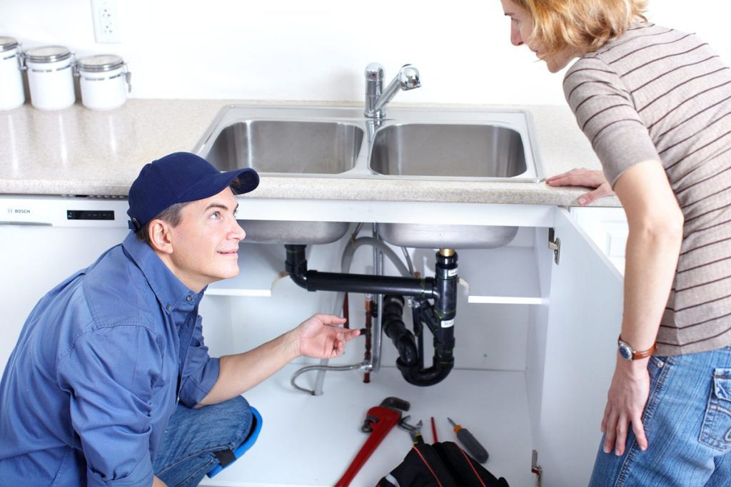 Emergency Plumbing Services: What to Do When You Have a Leak